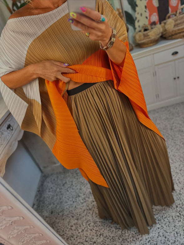 Womens Round Neck Contrast Irregular Top + Pleated Skirt Elegant Casual Suit
